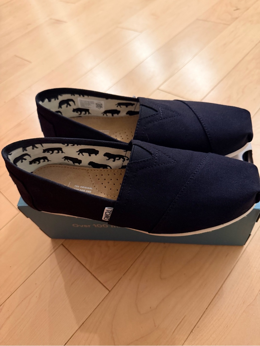 TOMS Womens Alpargata Black Canvas Slip On Flat Shoes Size 8.5 NWT